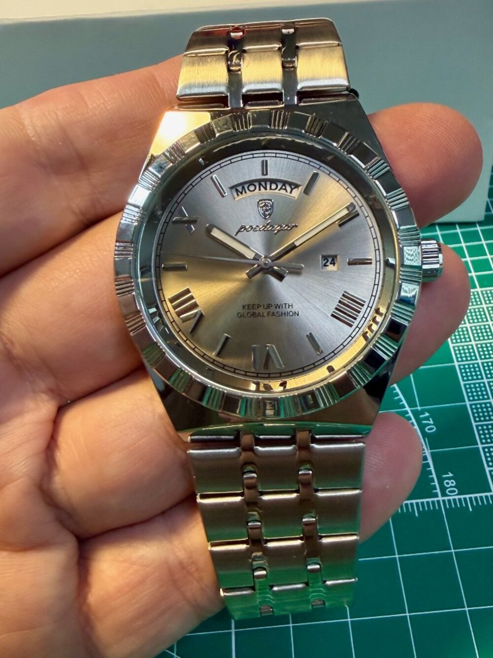 Poedagar Day Date Watch Quartz Silver Grey